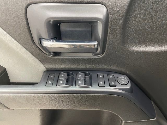 Used 2018 Chevrolet Silverado 1500 Custom w/ Custom Value Package image 9