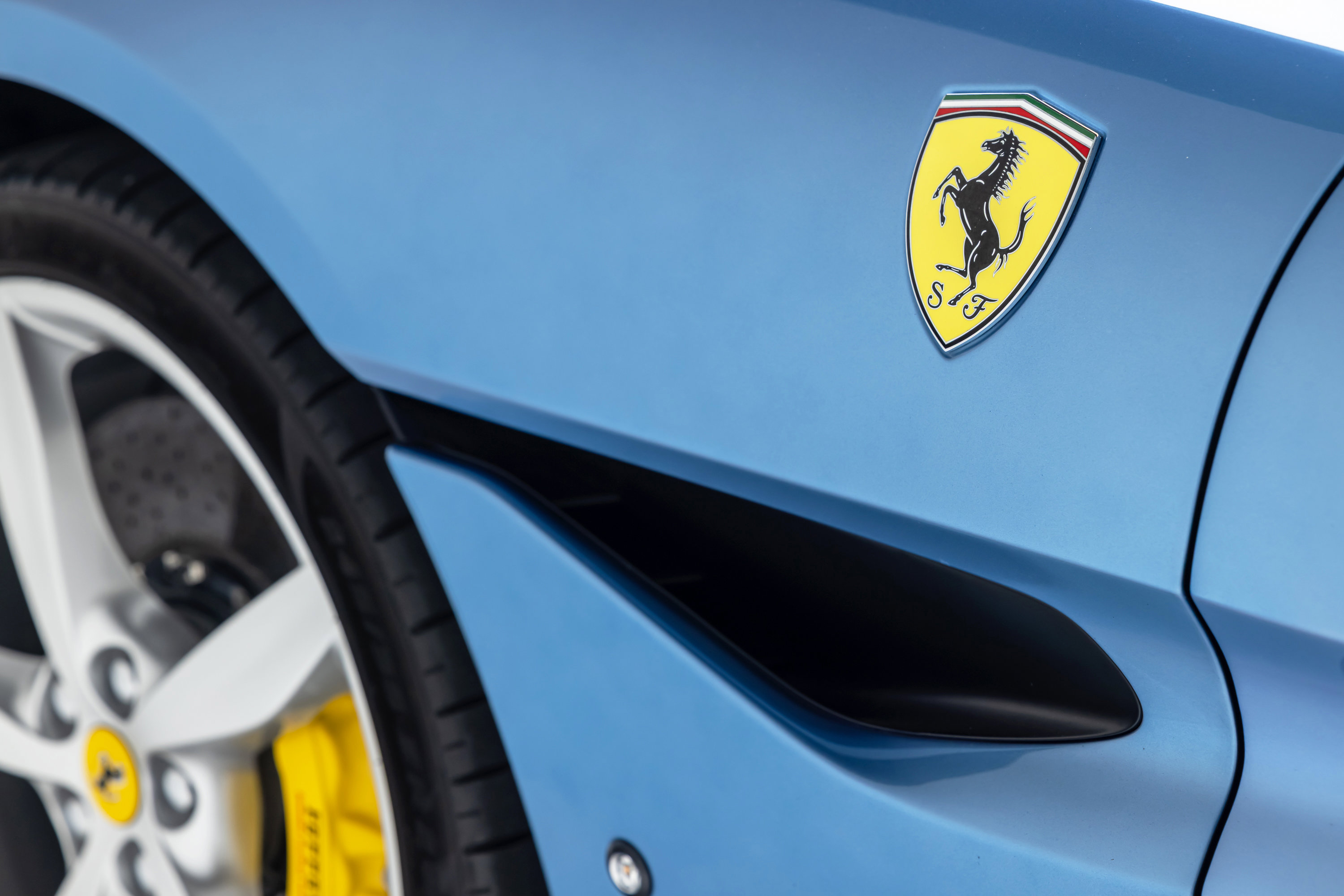 Certified 2020 Ferrari Portofino RWD image 21