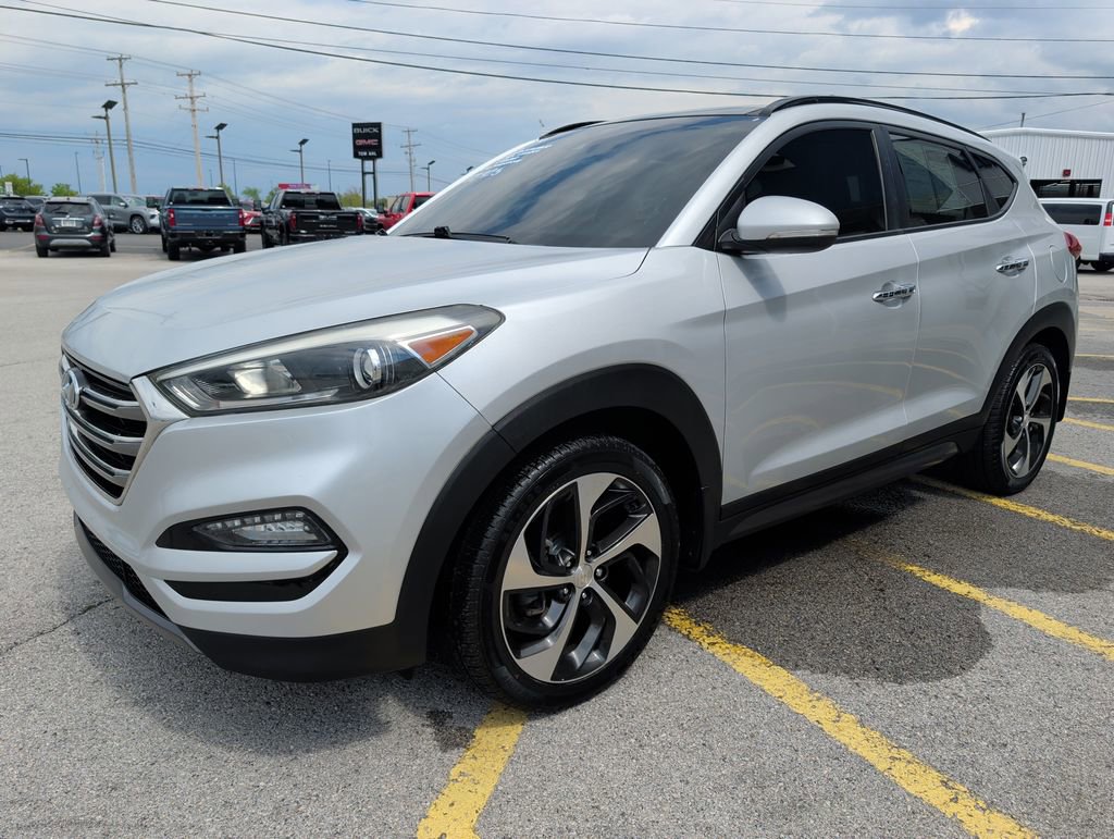 Used 2016 Hyundai Tucson Limited w/ Option Group 03 AWD/4WD image 3