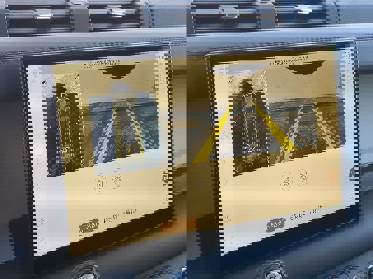 Used 2024 Land Rover Defender 130 X-Dynamic SE image 31