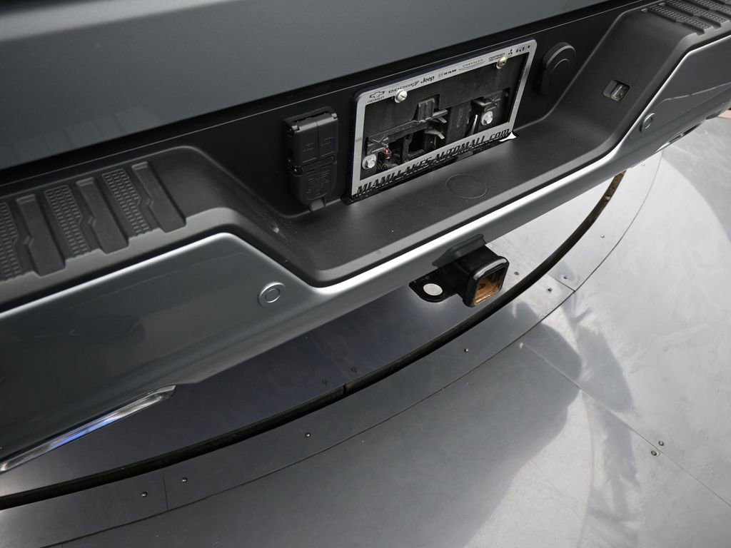 Used 2023 Chevrolet Silverado 1500 High Country w/ Technology Package image 49