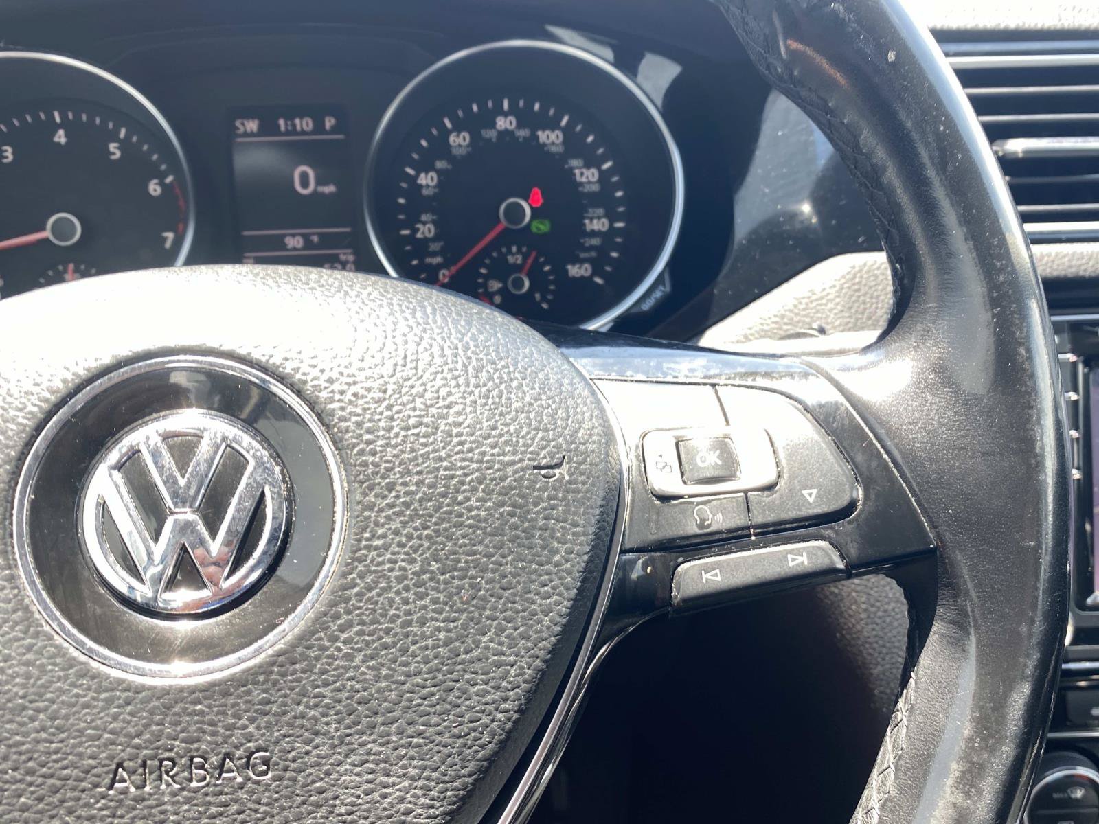 Used 2017 Volkswagen Jetta SEL FWD image 26