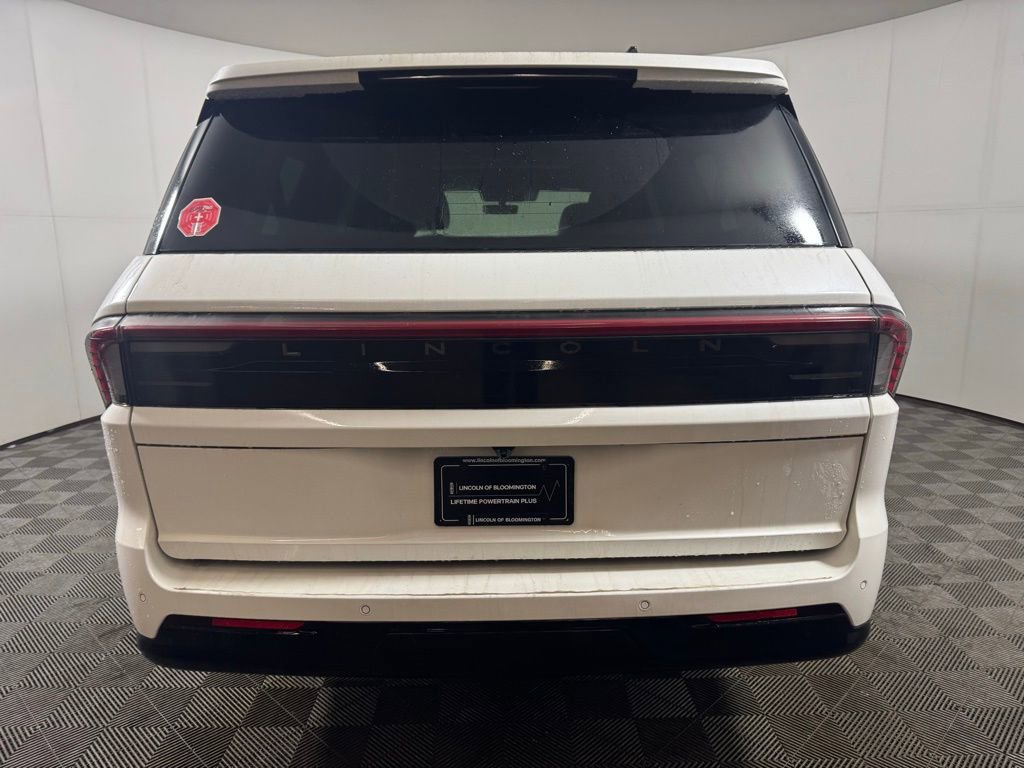 New 2025 Lincoln Navigator L Reserve AWD/4WD image 4