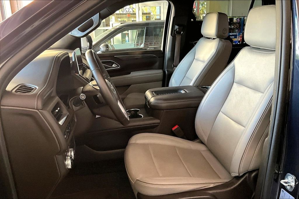 Used 2024 GMC Yukon SLT image 3