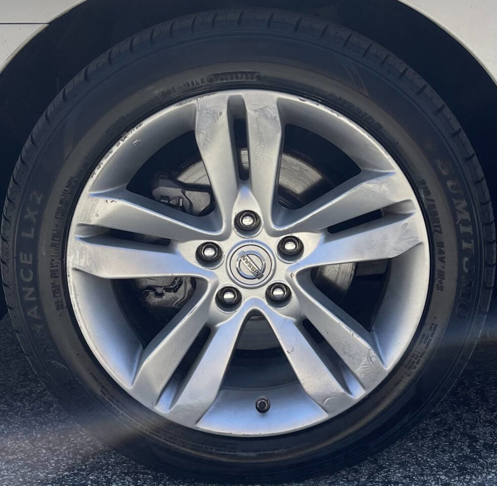 Used 2011 Nissan Altima 3.5 SR w/ 3.5SR Premium Pkg image 11