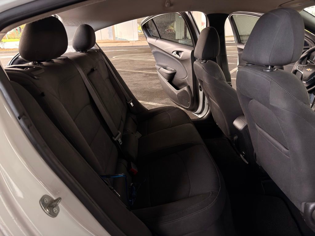 Used 2017 Chevrolet Cruze LT w/ Convenience Package FWD image 30