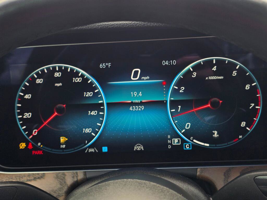 Used 2022 Mercedes-Benz E 350 4MATIC Sedan image 42