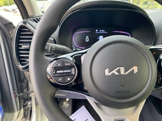 Used 2023 Kia Soul S FWD image 28