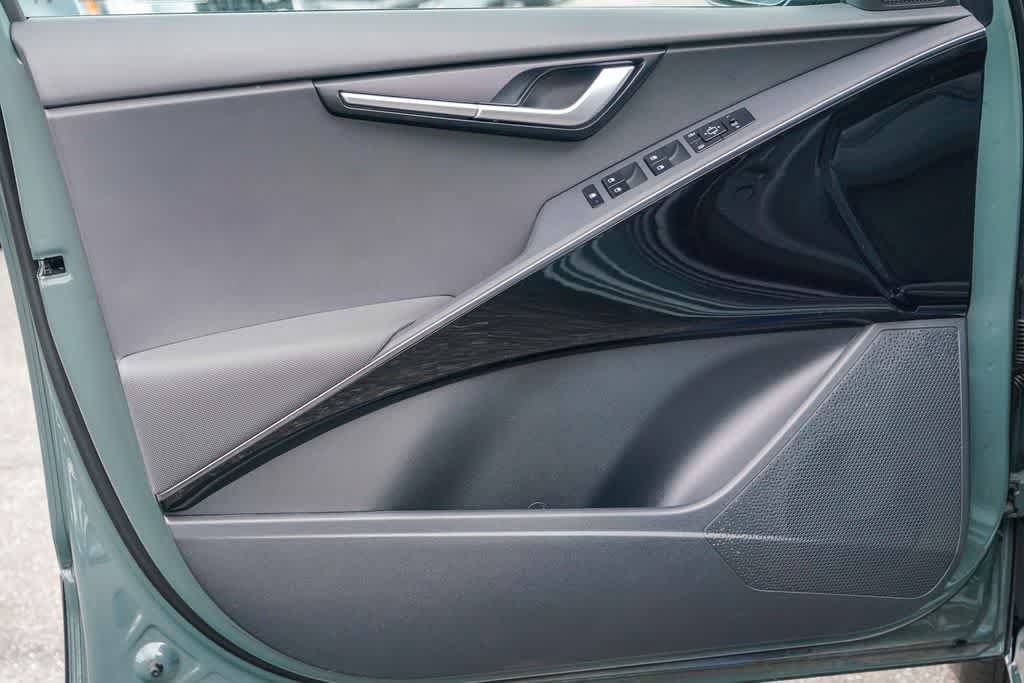 Certified 2025 Kia Niro EX FWD image 19