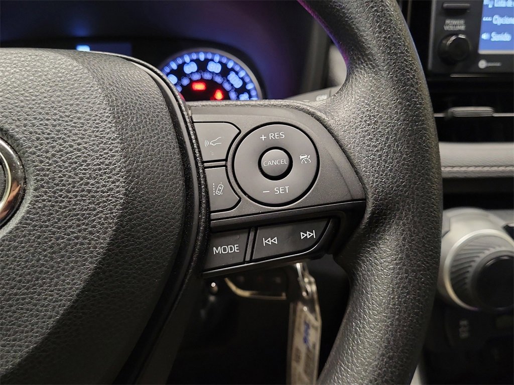 Used 2022 Toyota RAV4 LE image 19