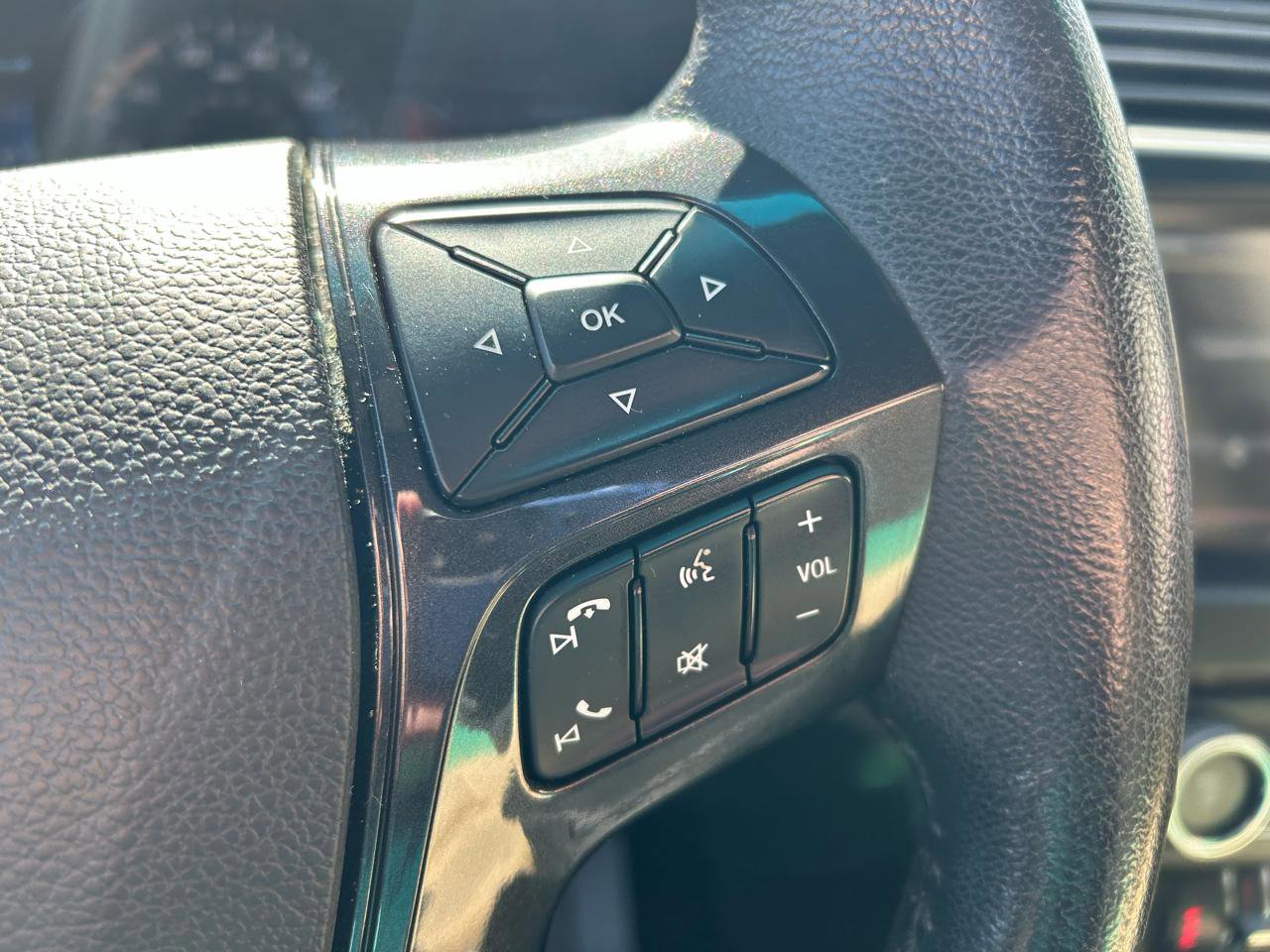 Used 2016 Ford Explorer XLT image 19