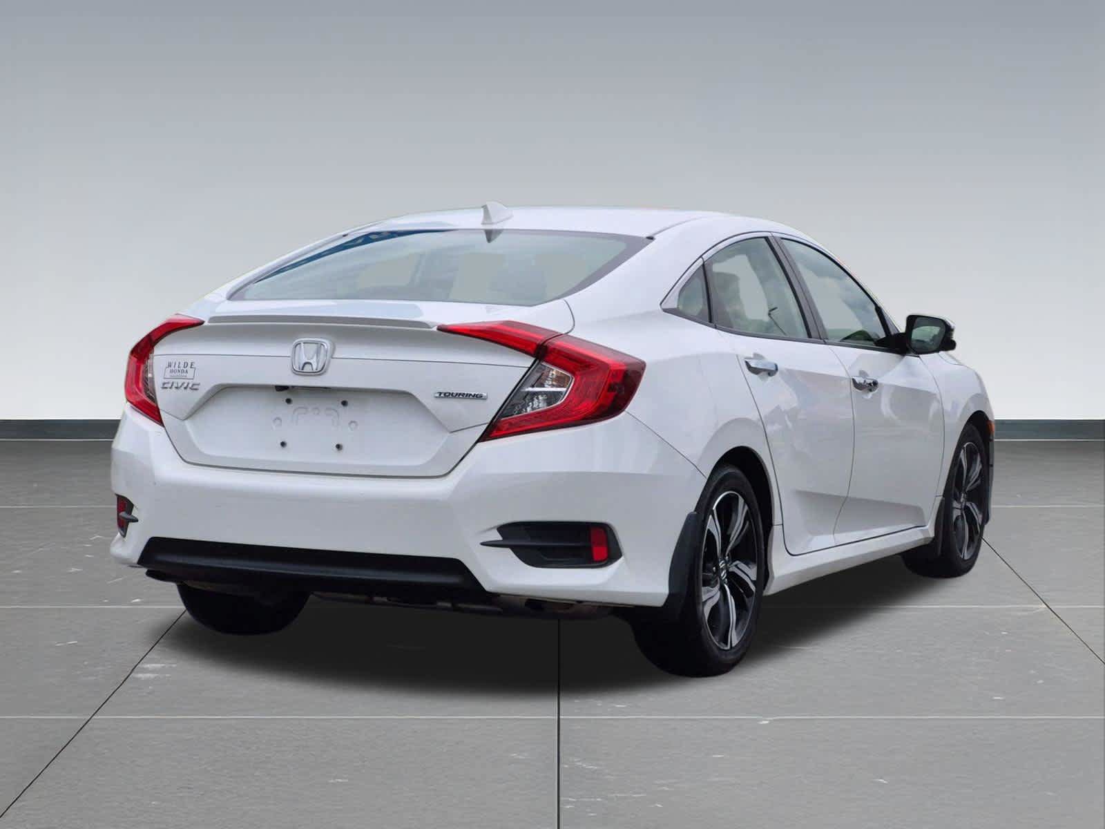 Used 2018 Honda Civic Touring image 6