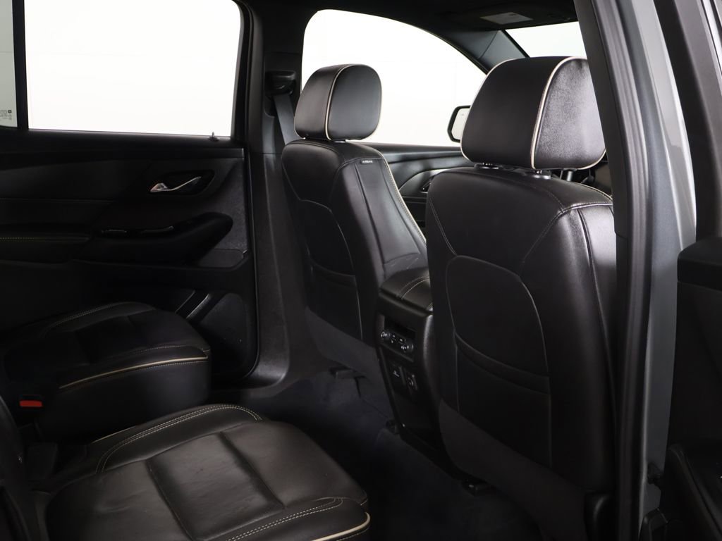 Used 2023 Chevrolet Traverse Premier AWD/4WD image 35
