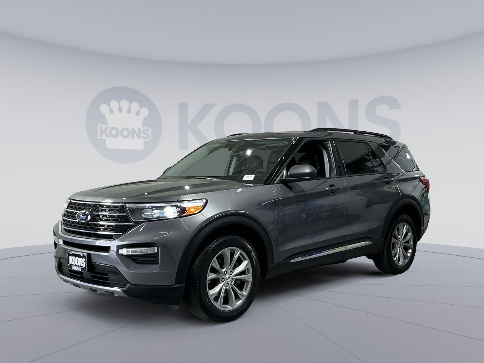 Used 2022 Ford Explorer XLT w/ Equipment Group 202A AWD/4WD image 1