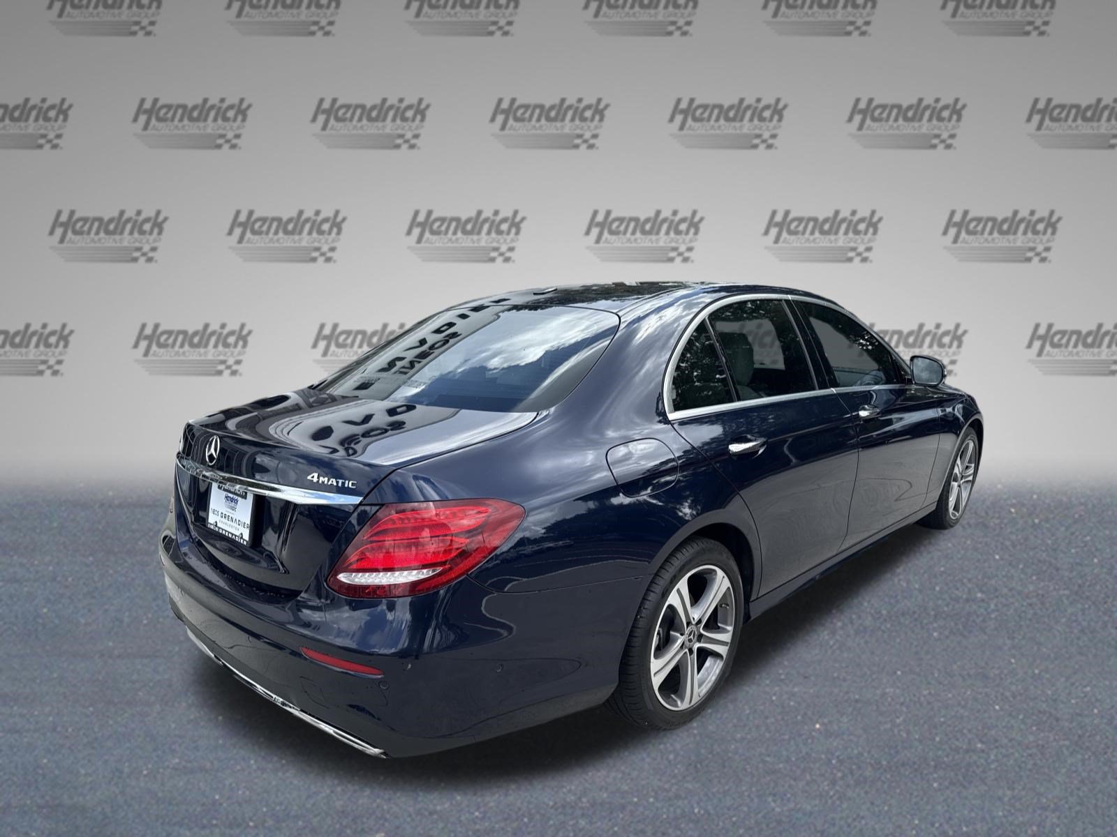 Used 2019 Mercedes-Benz E 300 4MATIC image 8