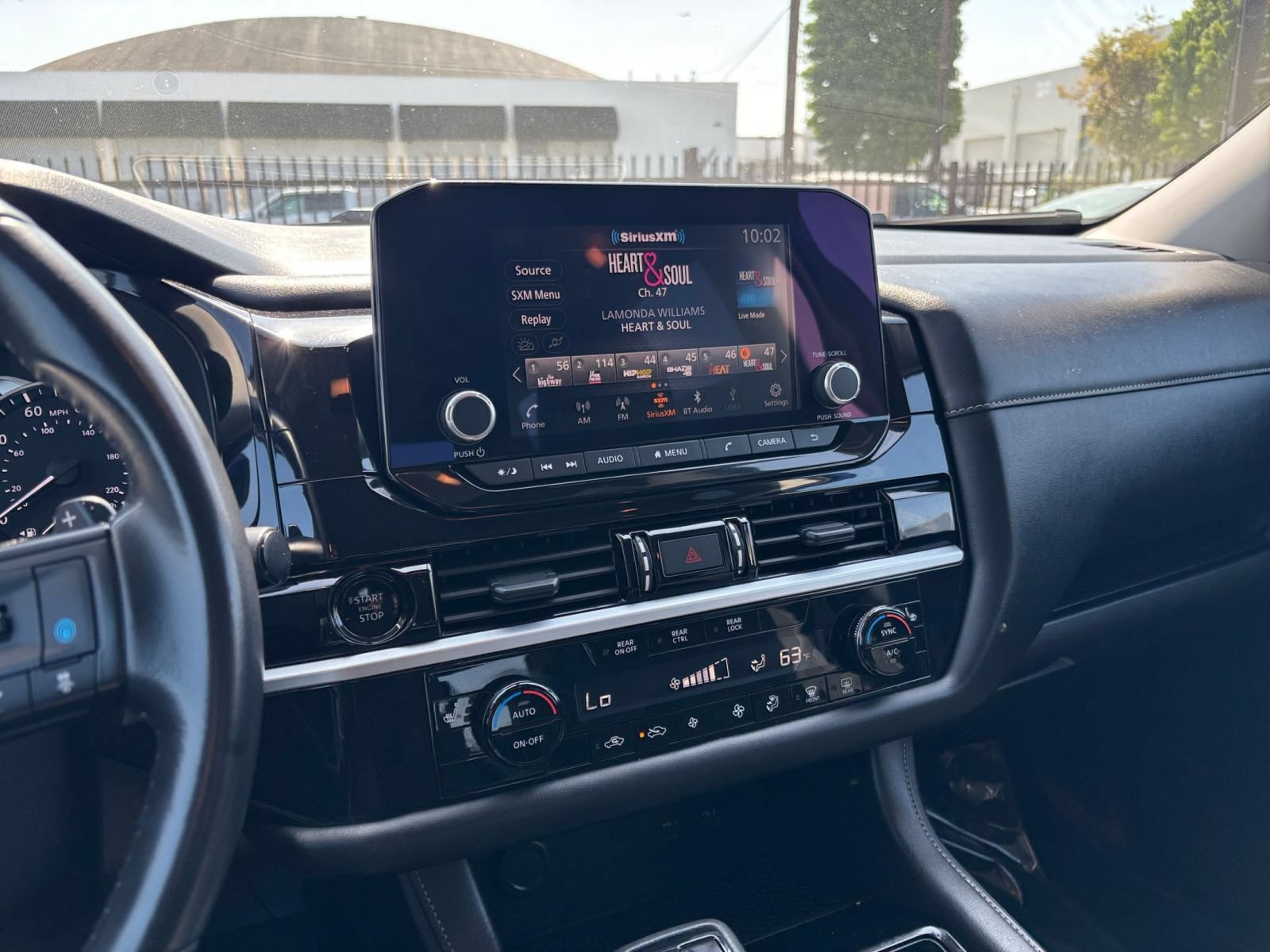 Used 2025 Nissan Pathfinder SV AWD/4WD image 14