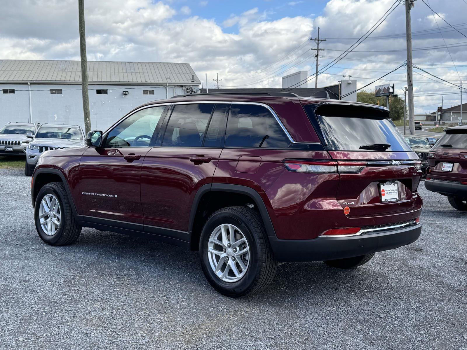 New 2025 Jeep Grand Cherokee Laredo X w/ Luxury Tech Group I AWD/4WD image 21