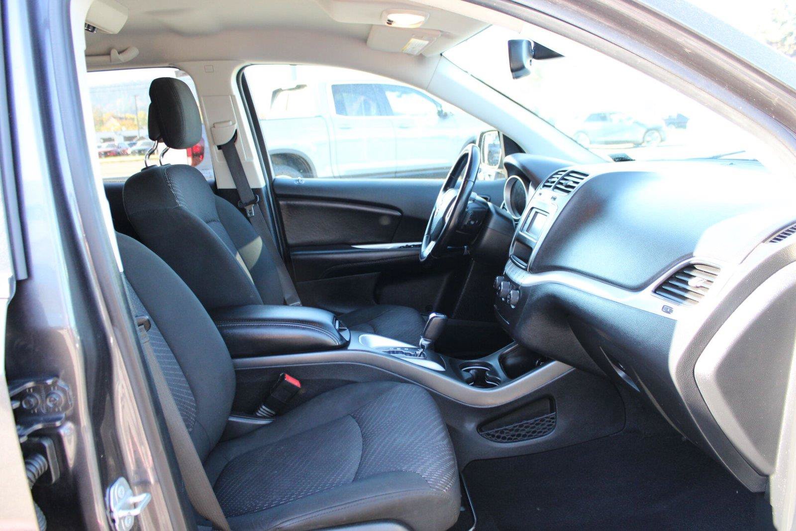 Used 2020 Dodge Journey SE w/ SE Popular Equipment Group FWD image 12