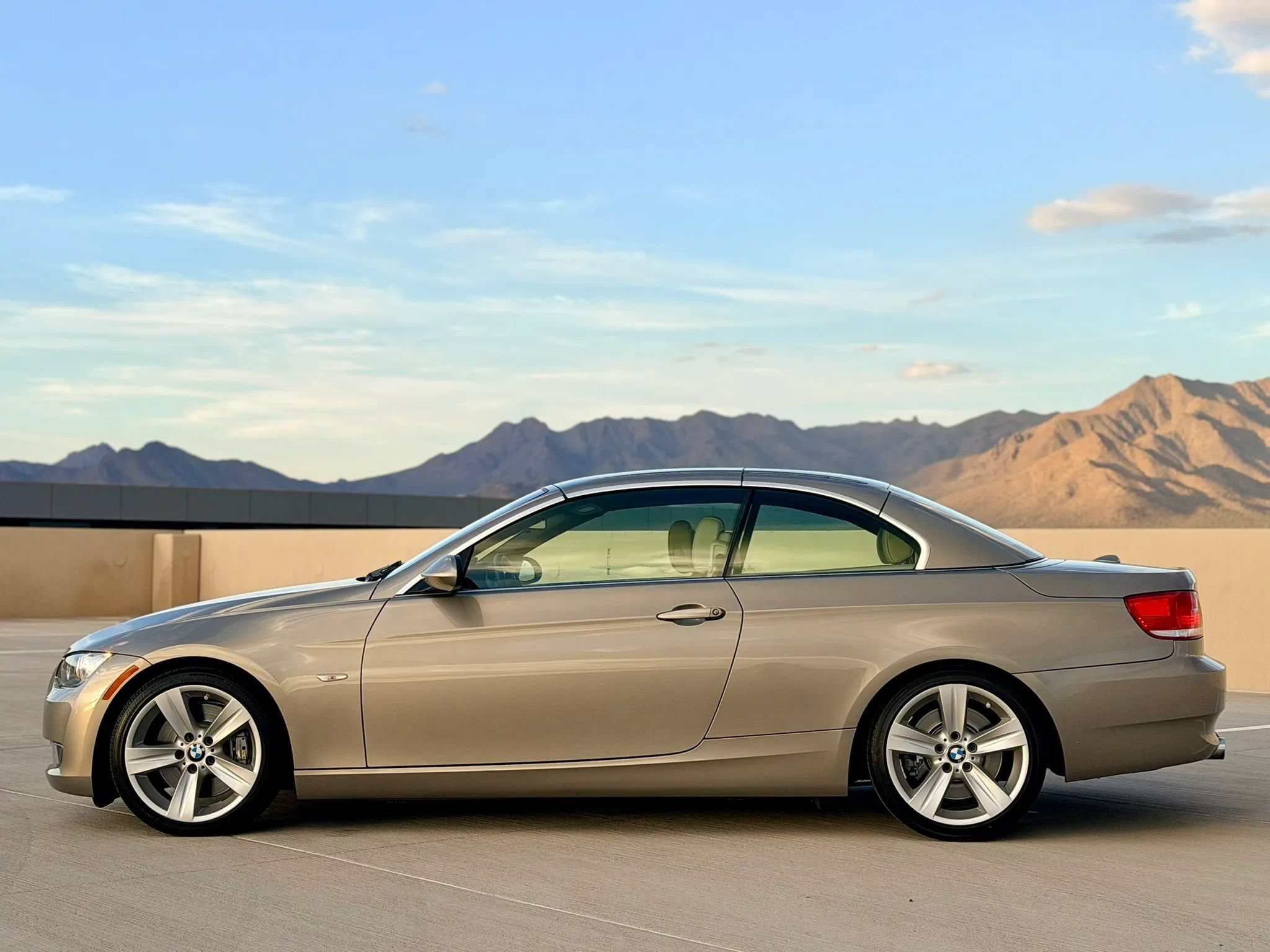 Used 2009 BMW 335i Convertible RWD image 10