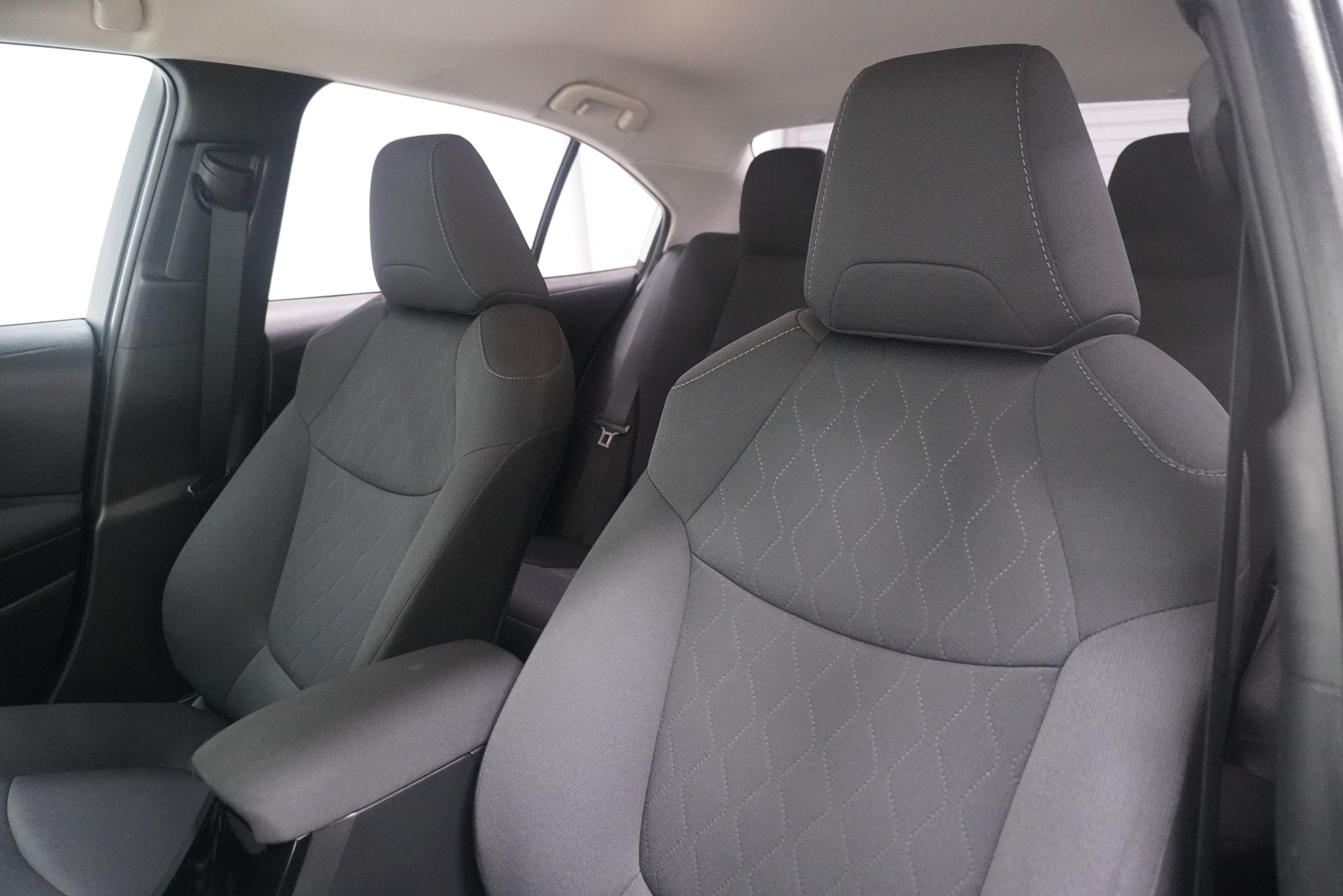 Used 2020 Toyota Corolla LE FWD image 11