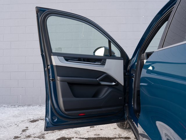 Used 2025 Porsche Cayenne S image 15