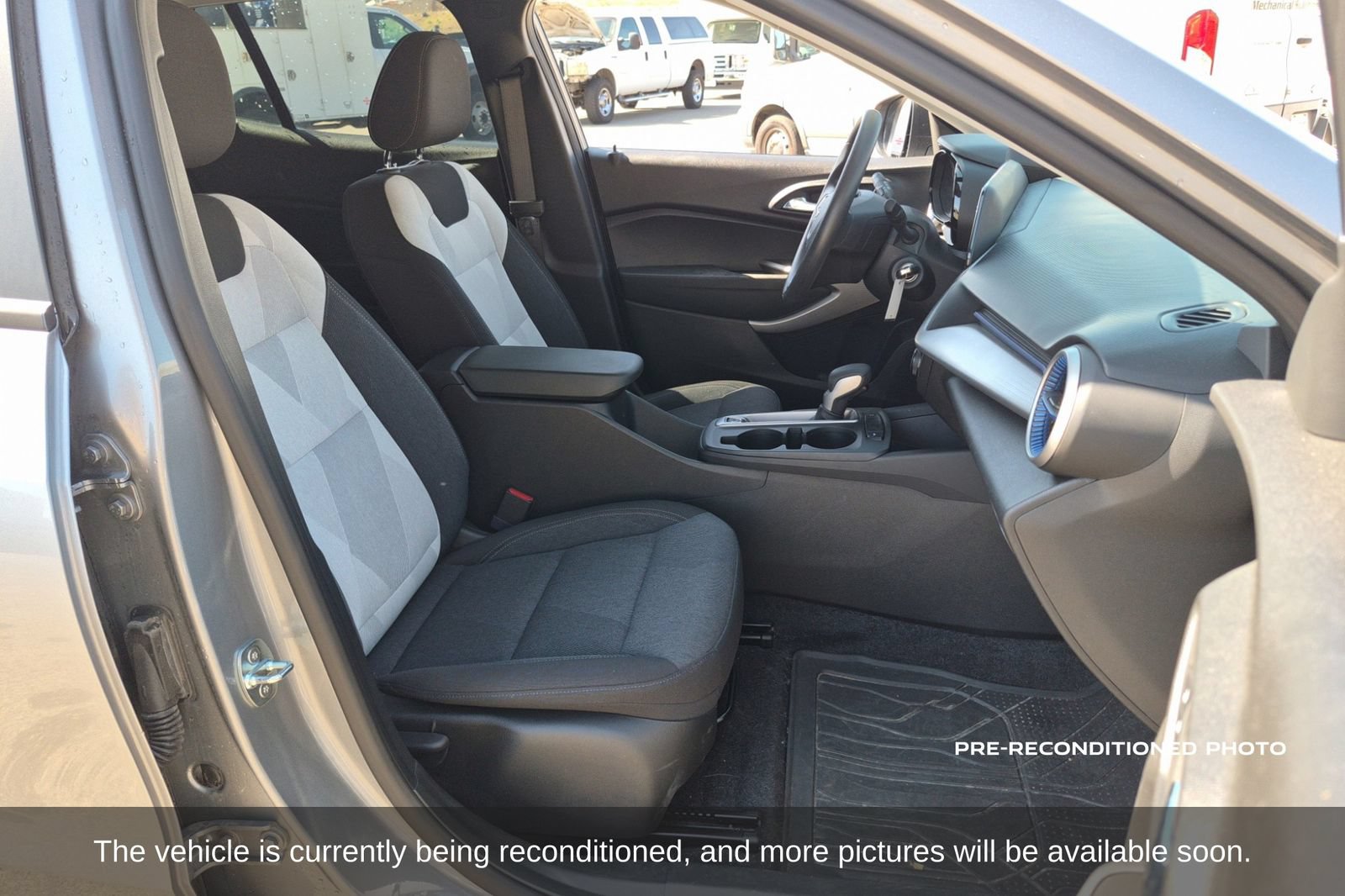 Used 2024 Chevrolet Trax LS FWD image 13