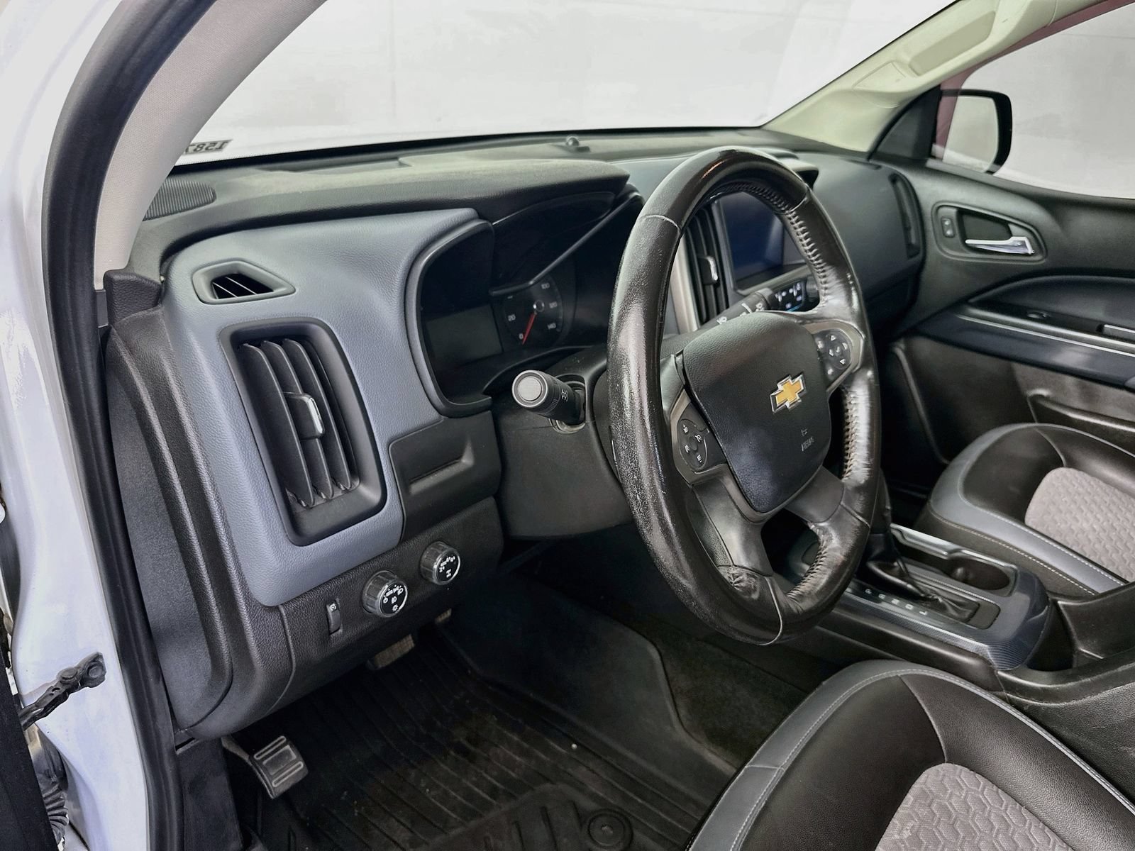 Used 2018 Chevrolet Colorado Z71 AWD/4WD image 9