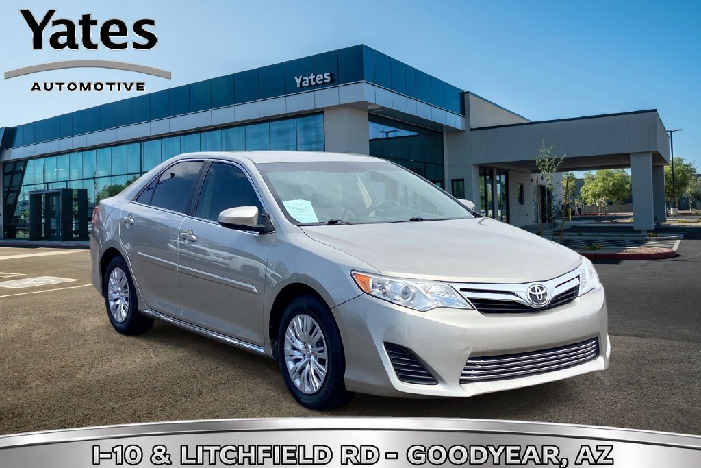 Used 2014 Toyota Camry LE FWD image 1