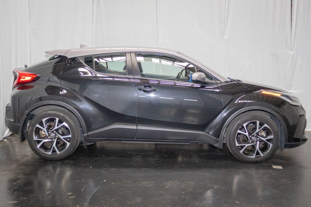 Used 2020 Toyota C-HR XLE FWD image 4