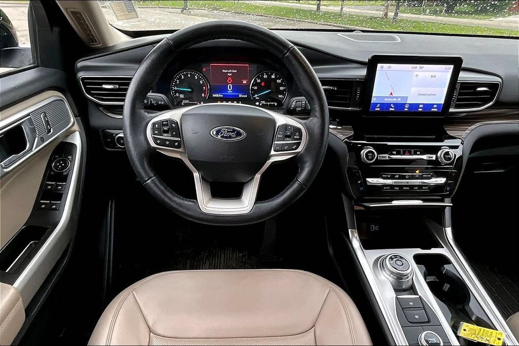 Used 2022 Ford Explorer Limited AWD/4WD image 5