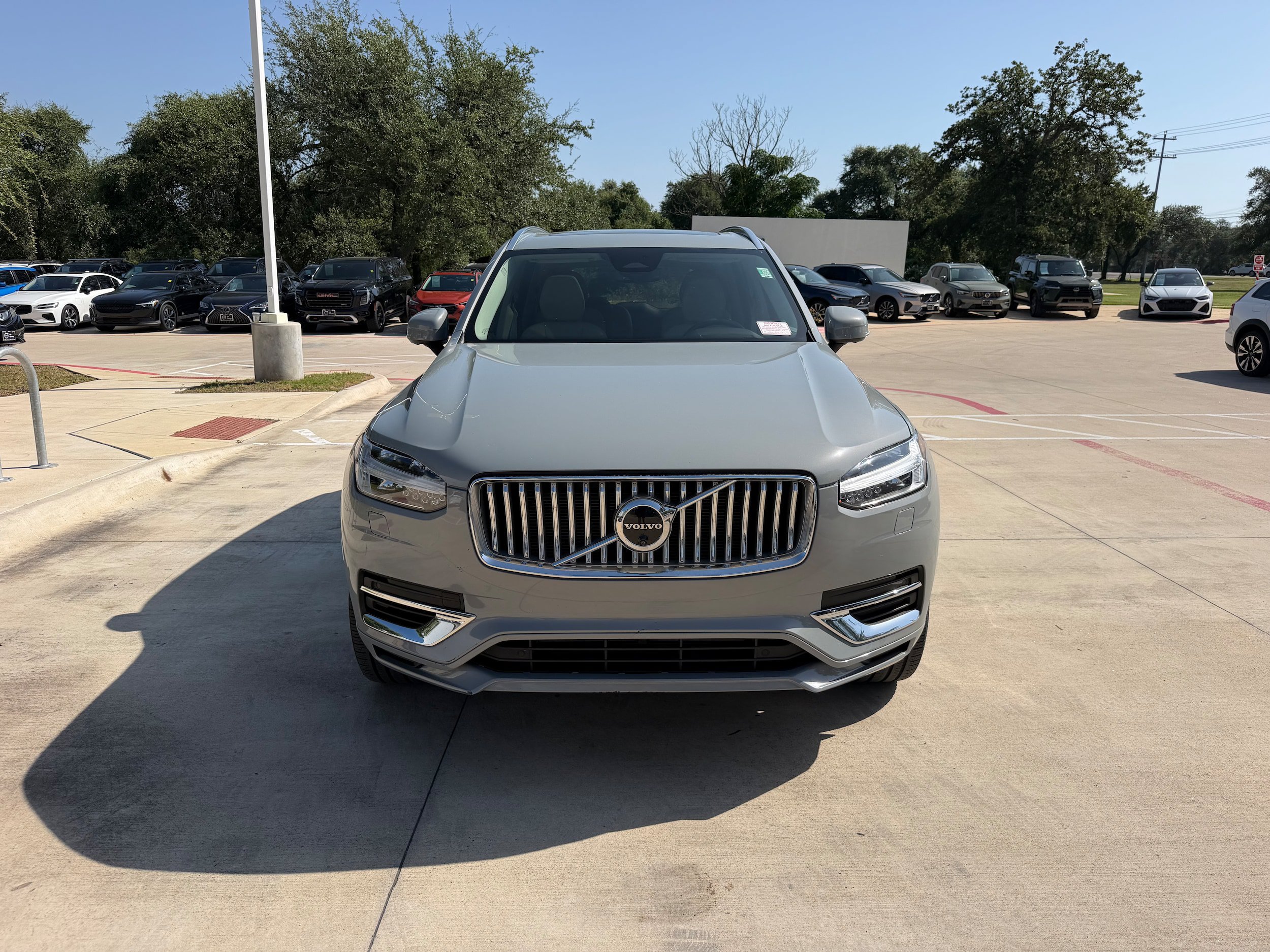 Certified 2025 Volvo XC90 T8 Plus w/ Protection Package Premier AWD/4WD image 8