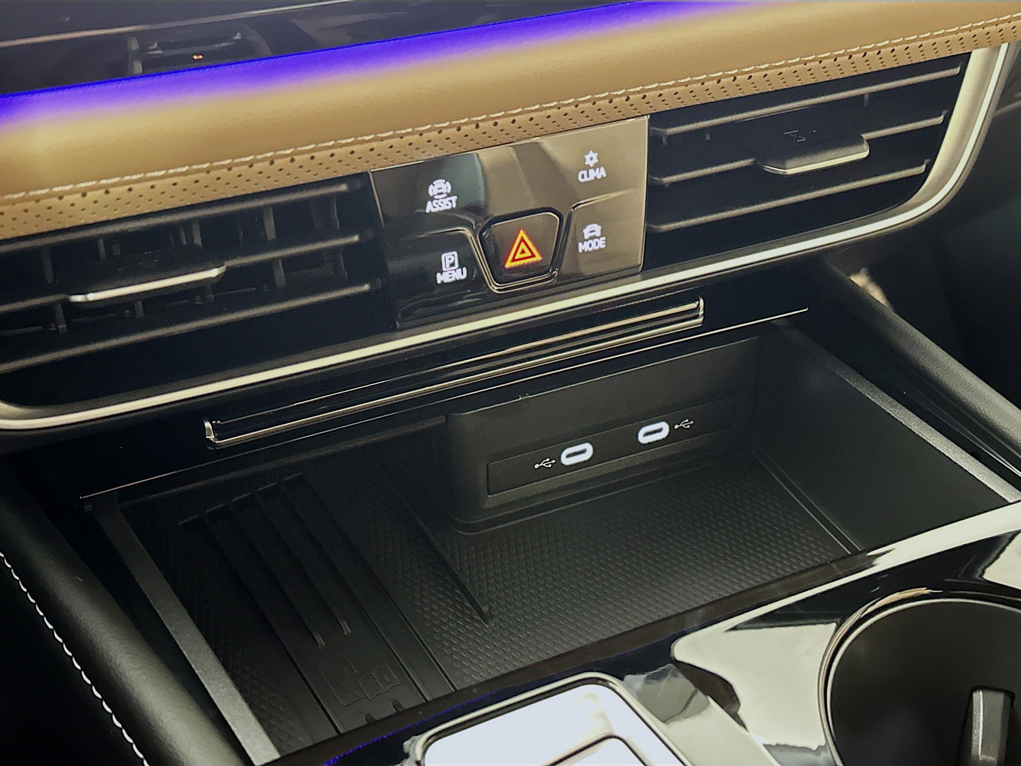 Used 2025 Volkswagen Atlas Cross Sport SEL R-Line image 16