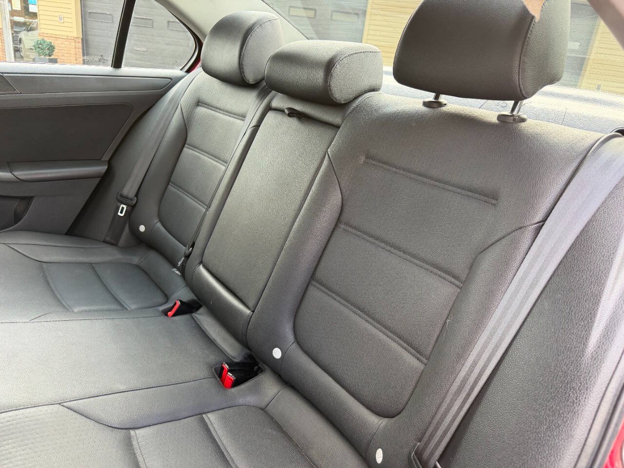Used 2012 Volkswagen Jetta SE FWD image 28