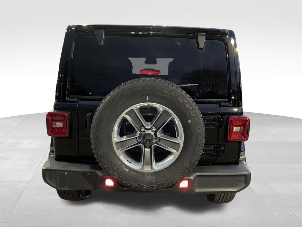 Used 2021 Jeep Wrangler Unlimited Sahara image 4