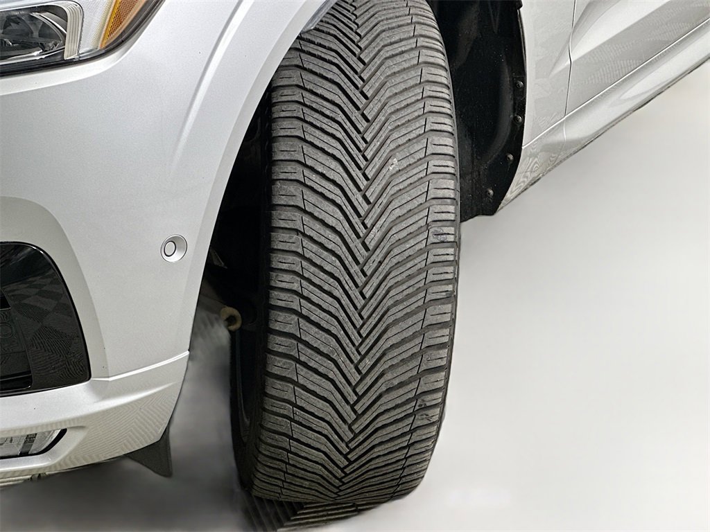 Used 2020 Volvo XC60 T5 R-Design w/ Protection Package Premier image 25