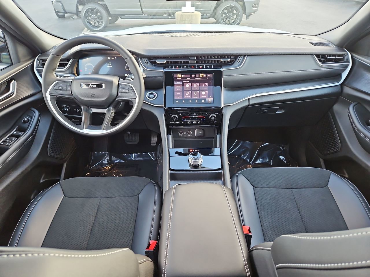 New 2025 Jeep Grand Cherokee L Altitude image 17