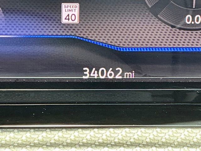 Used 2022 Volkswagen Golf R AWD/4WD image 32