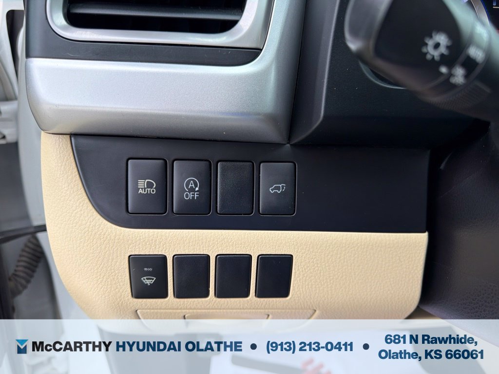 Used 2017 Toyota Highlander XLE w/ Protection Package #3 AWD/4WD image 25