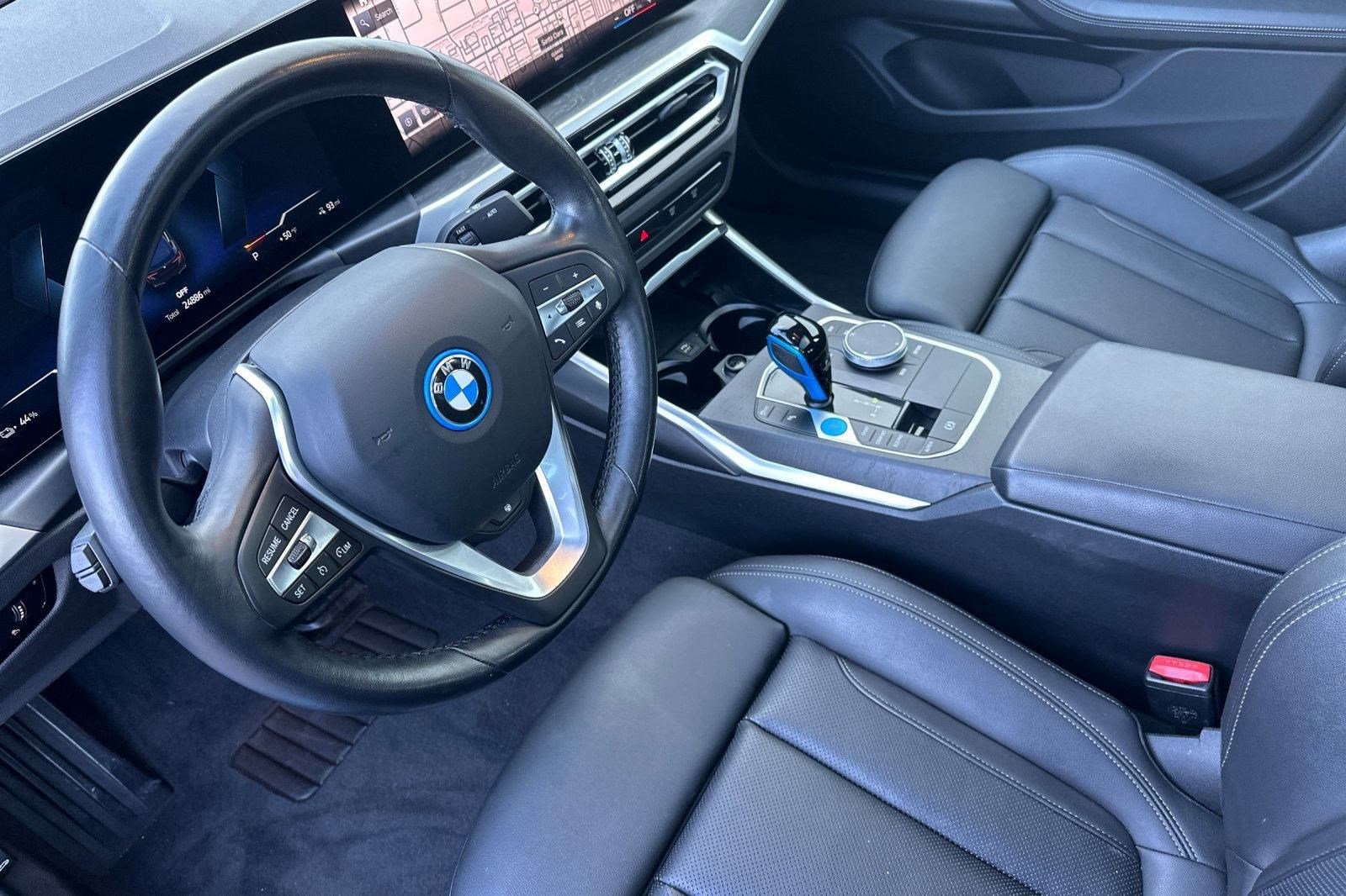 Certified 2023 BMW i4 eDrive40 w/ Premium Package image 4