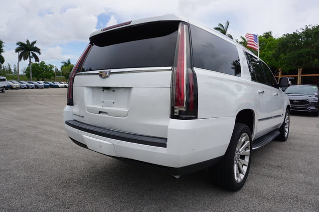 Used 2019 Cadillac Escalade ESV Luxury RWD image 7