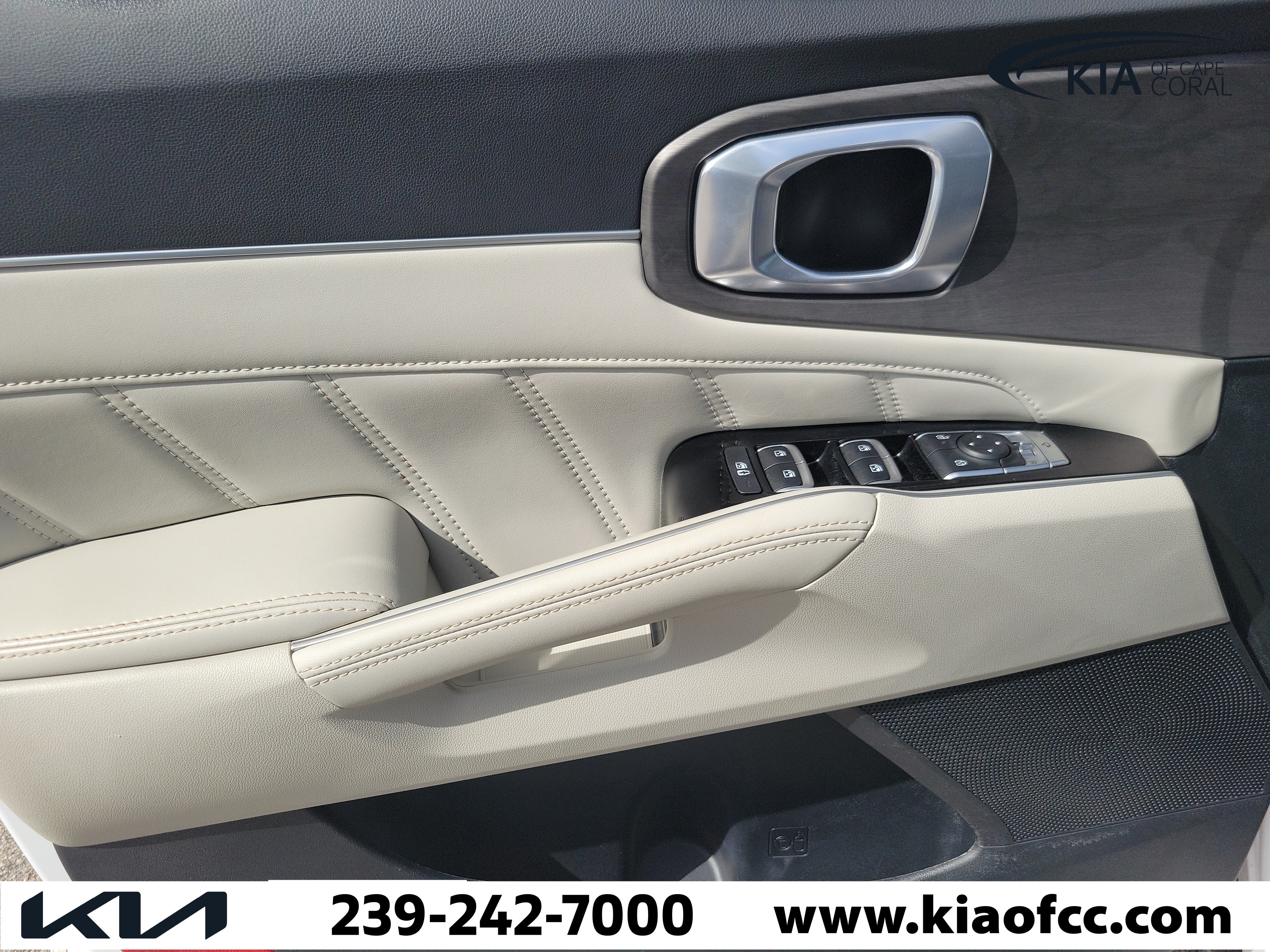 Certified 2025 Kia Sorento SX AWD/4WD image 24