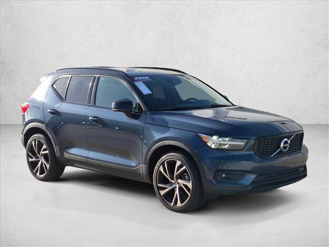 Used 2022 Volvo XC40 T5 R-Design w/ Climate Package AWD/4WD image 3