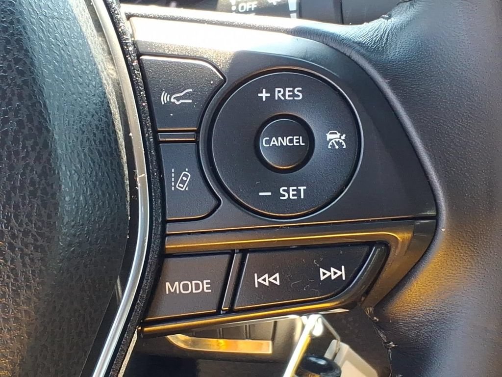 Used 2018 Toyota Camry SE w/ Protection Package (Q2) FWD image 10
