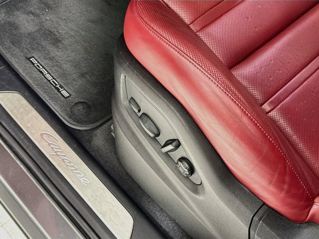 Certified 2023 Porsche Cayenne Coupe AWD/4WD image 27