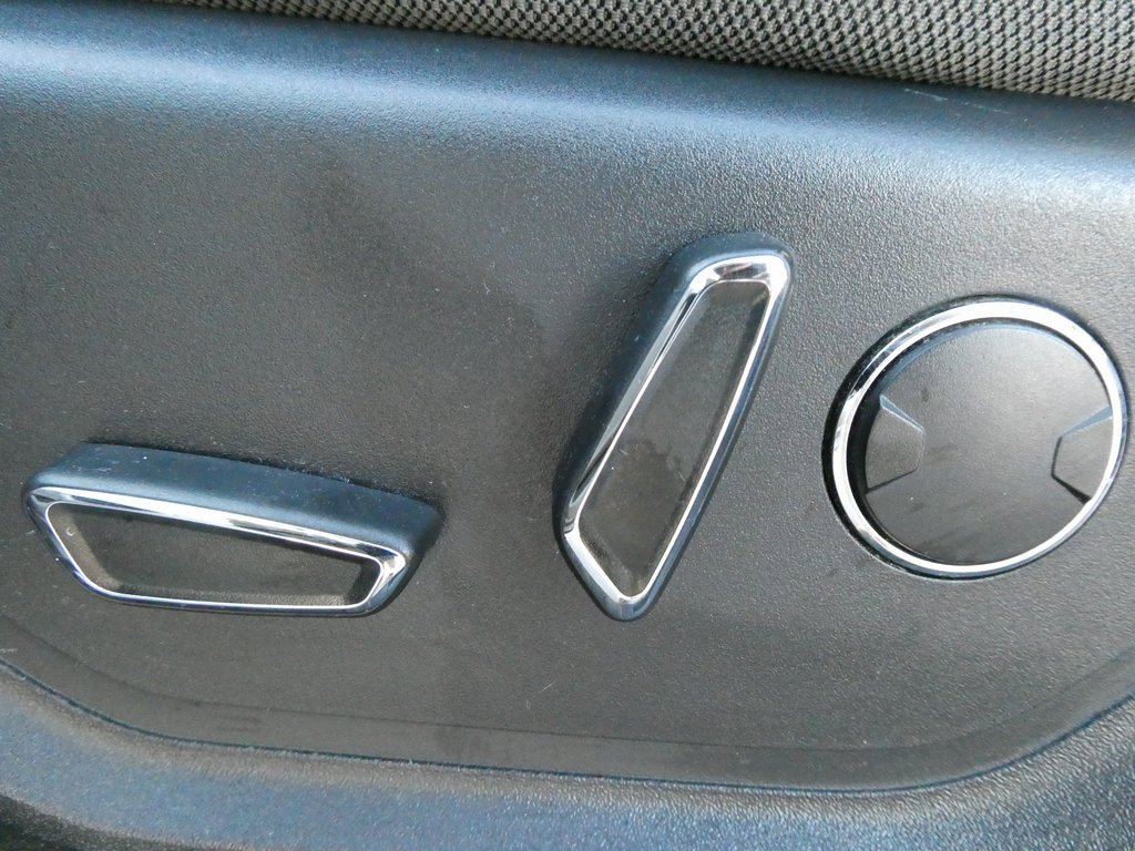 Used 2016 Ford F150 XLT w/ Equipment Group 302A Luxury image 24