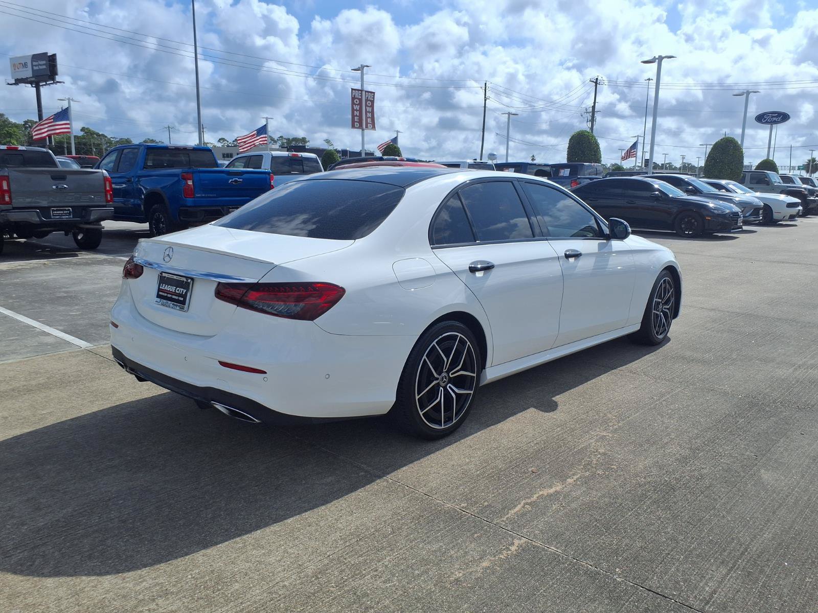 Used 2023 Mercedes-Benz E 350 Sedan image 2