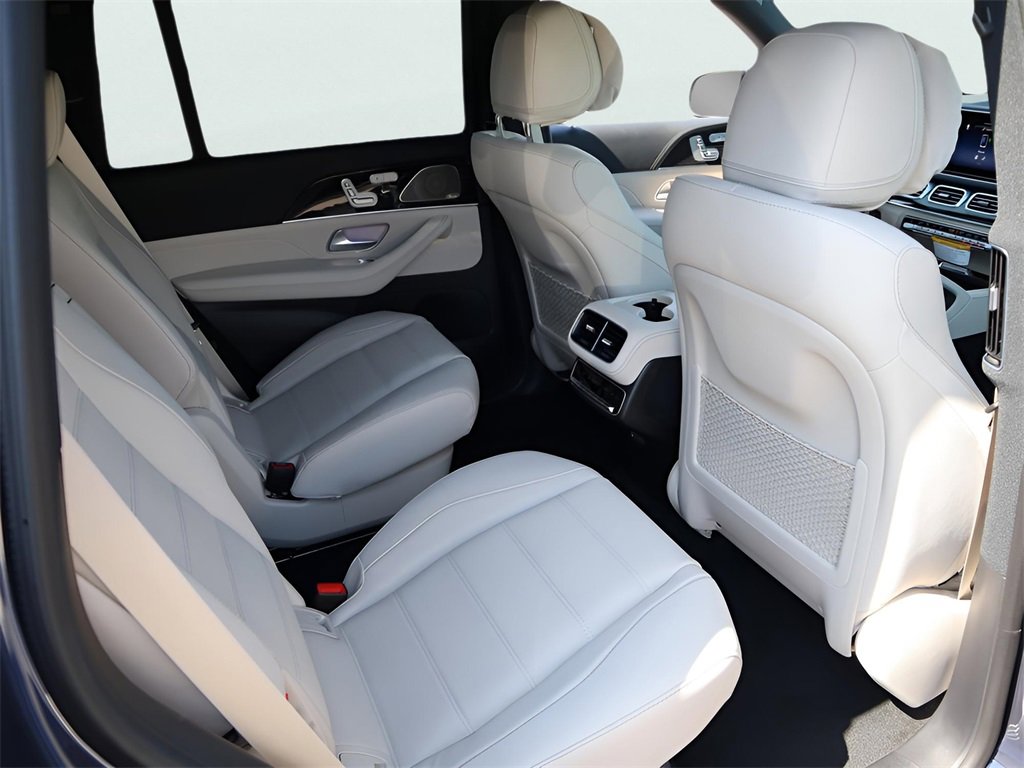 New 2026 Mercedes-Benz GLS 450 4MATIC image 16