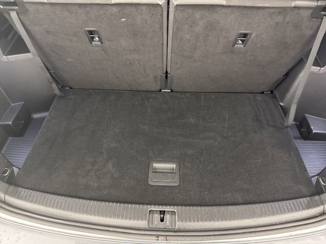 Used 2025 Volkswagen Atlas SE image 32