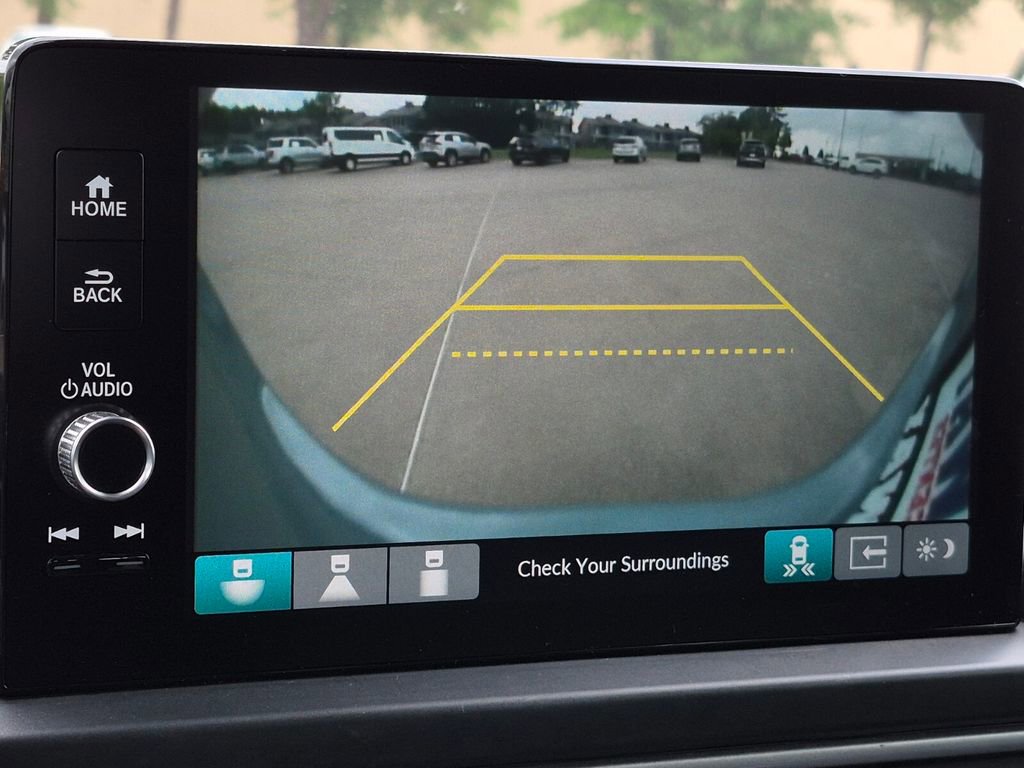 Used 2024 Honda Pilot Touring image 23