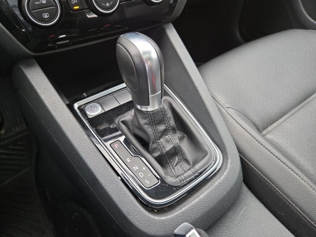 Used 2017 Volkswagen Jetta SEL FWD image 17